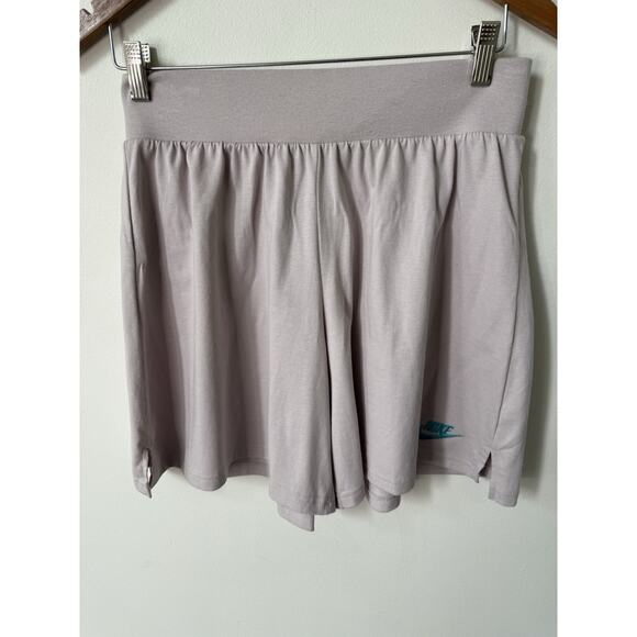 Nike Loose Fit Womens Shorts Size Xl Taupe Cotton Running Walking Athleisure - Picture 1 of 9